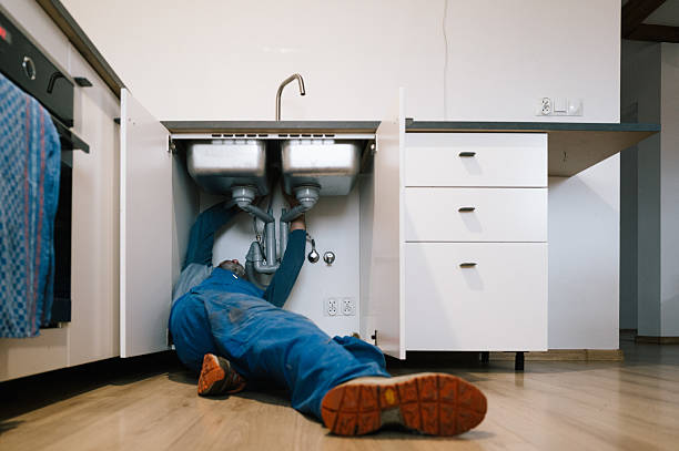 Professional Leak Detection technician working in Eltopia, WA